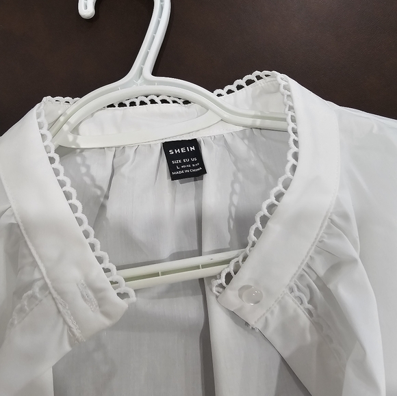 White blouse - Picture 3 of 5